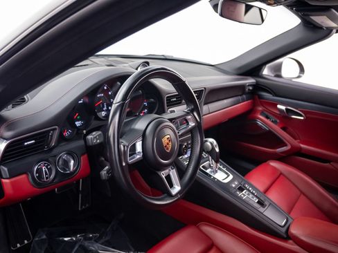 Used 2018 Porsche 911 Carrera GTS RWD image 4
