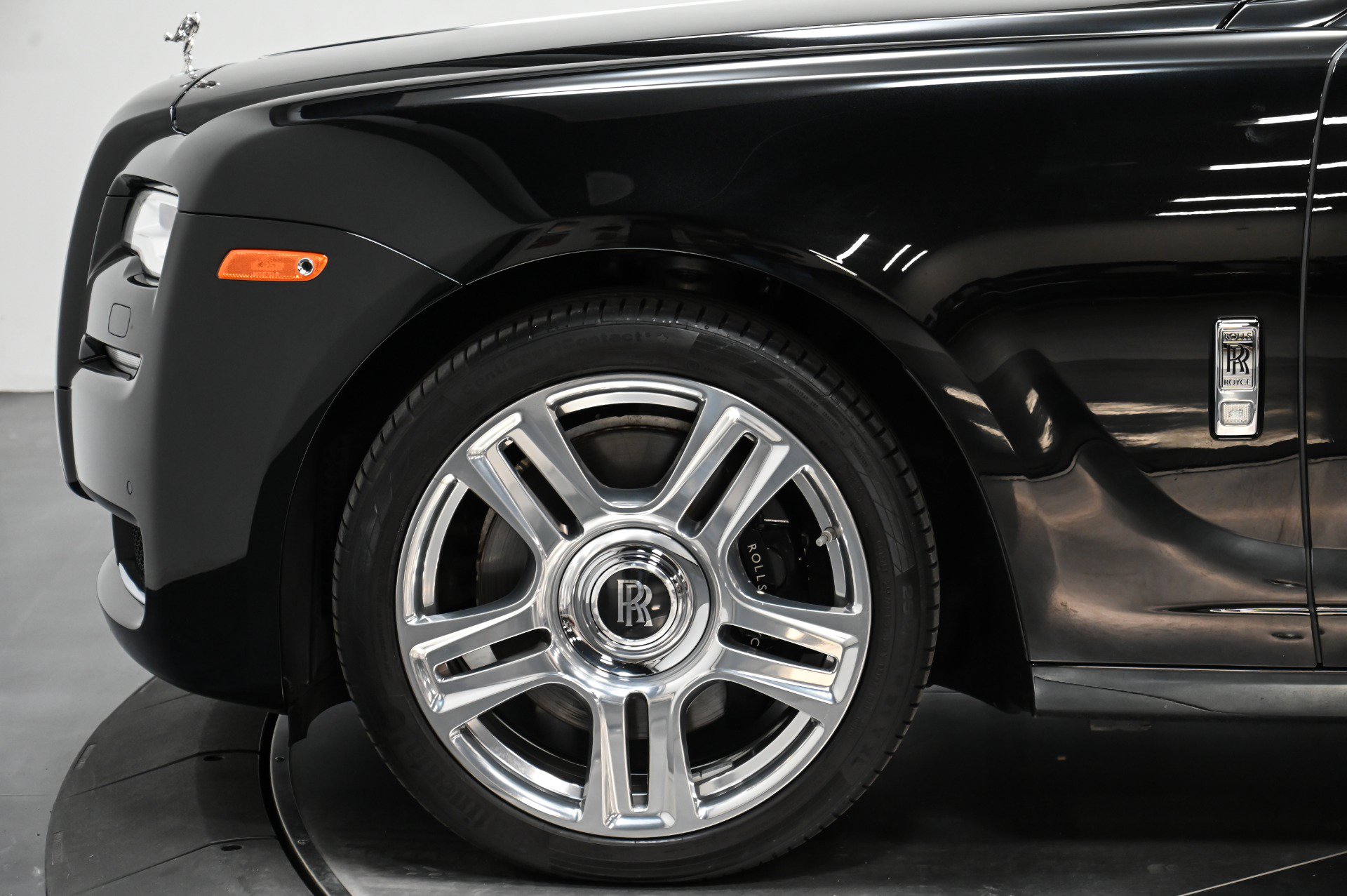 Used 2015 Rolls-Royce Ghost RWD image 56