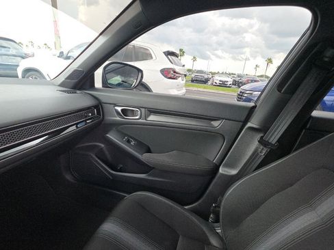 Used 2023 Honda Civic Sport image 9