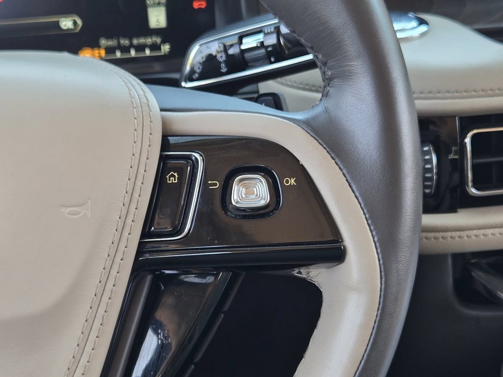 Used 2024 Lincoln Aviator Reserve w/ Equipment Group 201A RWD image 37