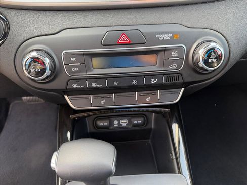 Used 2019 Kia Sorento EX image 25