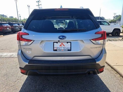 Used 2021 Subaru Forester Premium AWD/4WD image 5