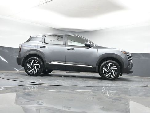 Used 2025 Nissan Kicks SV image 28