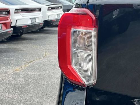 Used 2022 Ford Explorer XLT RWD image 10