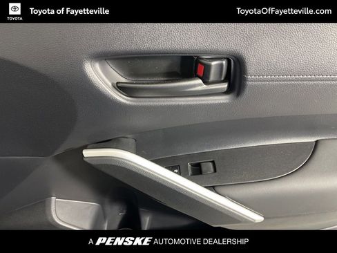 Used 2026 Toyota Corolla Cross LE image 19