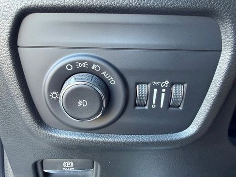 New 2025 Jeep Grand Cherokee L Limited w/ Luxury Tech Group II image 13