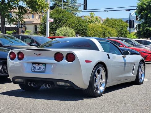 Used 2005 Chevrolet Corvette Coupe w/ Preferred Equipment Group RWD image 6
