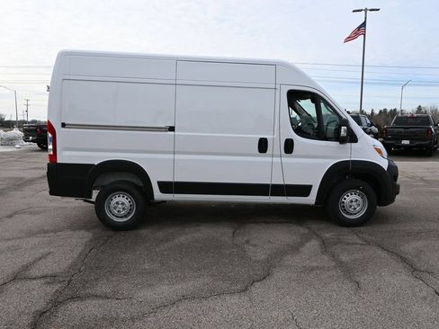 New 2026 RAM ProMaster 1500 w/ Convenience Group FWD image 8
