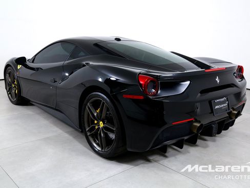 Used 2017 Ferrari 488 GTB RWD image 6