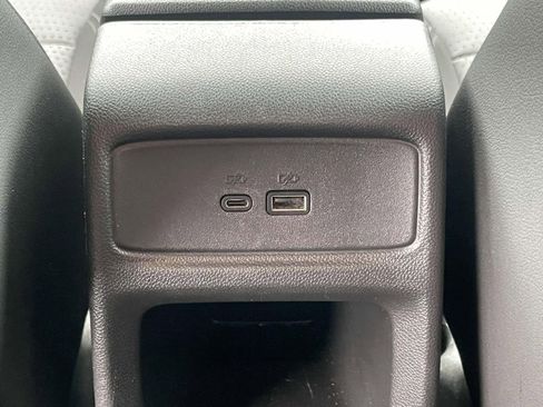 Used 2025 Chevrolet Trax LT w/ LT Convenience Package FWD image 11