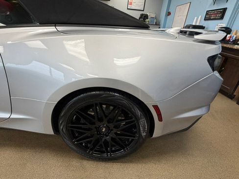 Used 2019 Chevrolet Camaro SS image 33