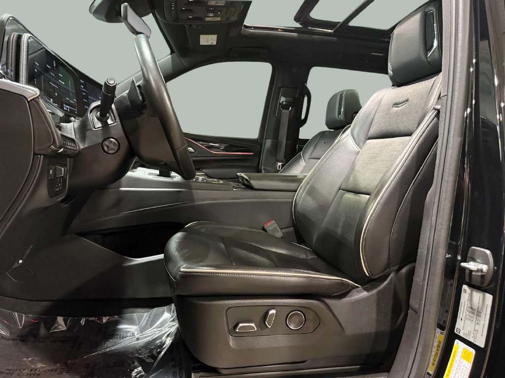 Used 2024 Cadillac Escalade Sport w/ LPO, ONYX Package AWD/4WD image 5