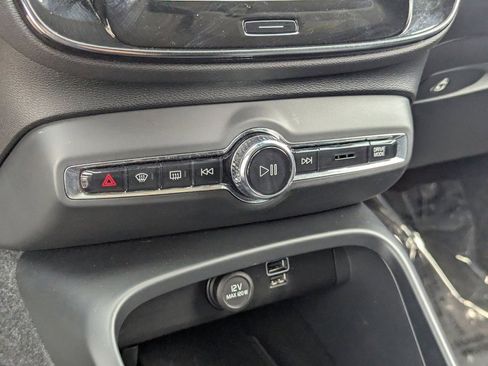 Used 2020 Volvo XC40 T4 Momentum w/ Protection Package Premier image 26