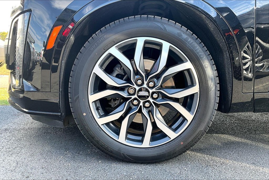 Used 2021 Cadillac XT6 Sport AWD/4WD image 2