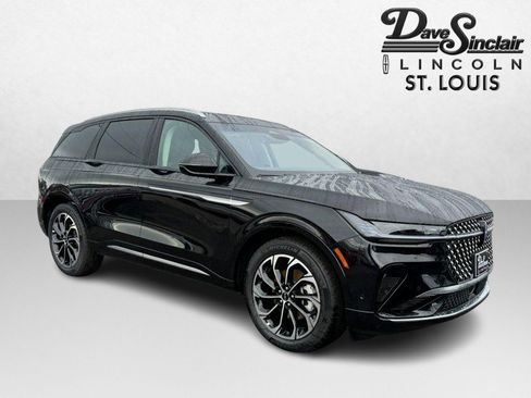 Used 2024 Lincoln Nautilus Reserve w/ Equipment Group 202A image 3