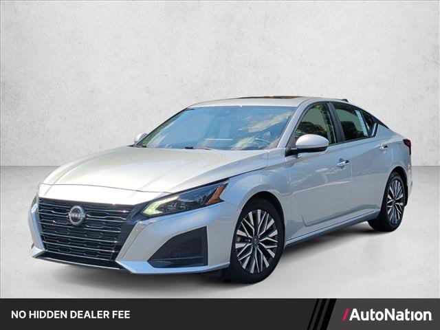 Used 2024 Nissan Altima 2.5 SV w/ SV Premium Package FWD image 1