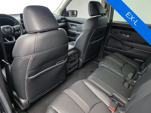 Used 2025 Honda Pilot EX-L image 14