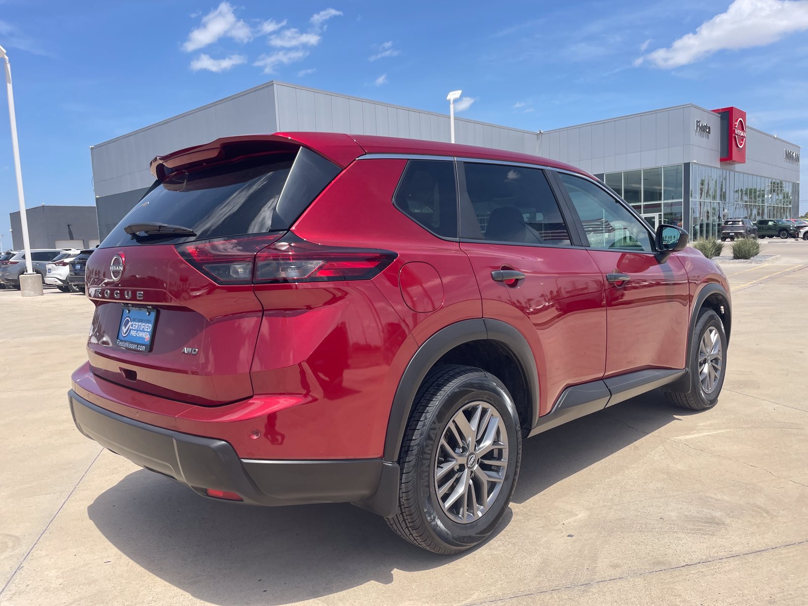 Used 2025 Nissan Rogue S AWD/4WD image 5