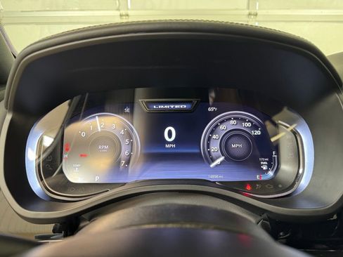 Used 2025 RAM 1500 Limited w/ Body Color Bumper Group image 32