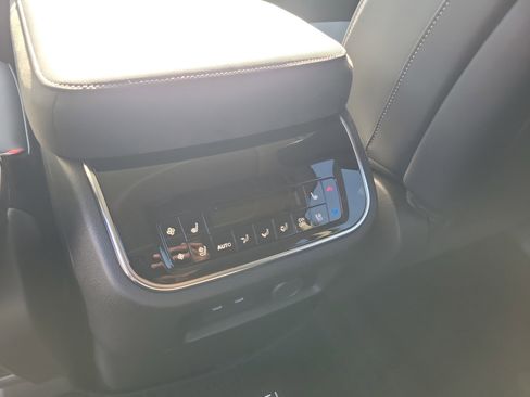 New 2026 INFINITI QX80 Luxe image 11