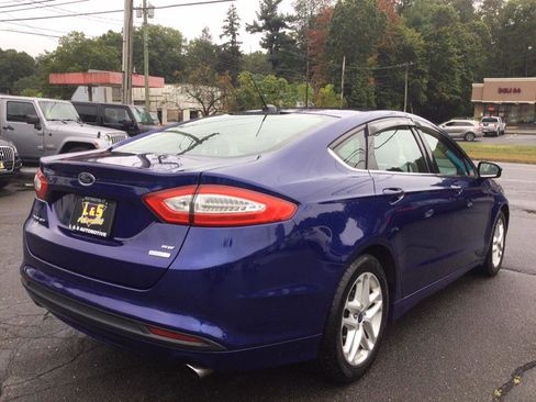 Used 2014 Ford Fusion SE image 5