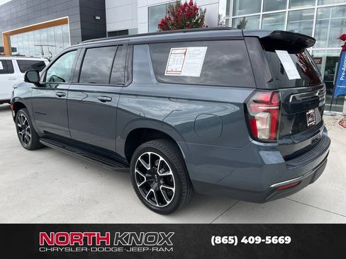 Used 2021 Chevrolet Suburban RST w/ Luxury Package AWD/4WD image 17