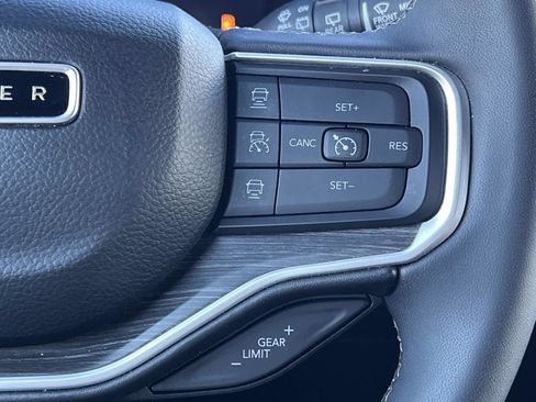 Certified 2024 Jeep Wagoneer Series II AWD/4WD image 29