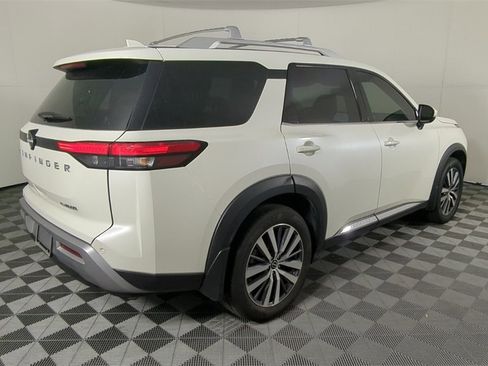 Used 2022 Nissan Pathfinder Platinum w/ Cargo Package image 5