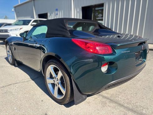Used 2006 Pontiac Solstice Convertible w/ Premium Package image 3