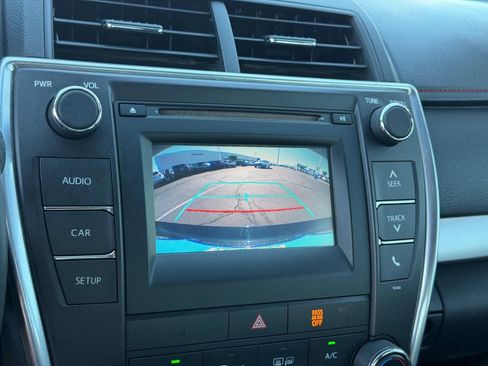 Used 2015 Toyota Camry SE image 26