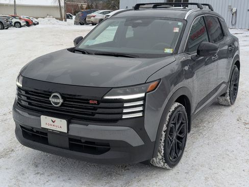 New 2026 Nissan Kicks SR w/ Cold Weather Package image 3