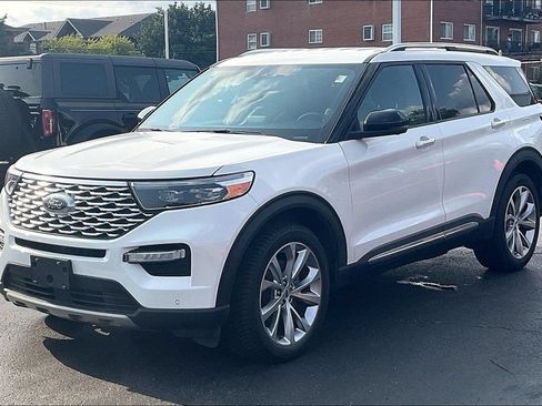 Certified 2023 Ford Explorer Platinum w/ Technology Package AWD/4WD image 11