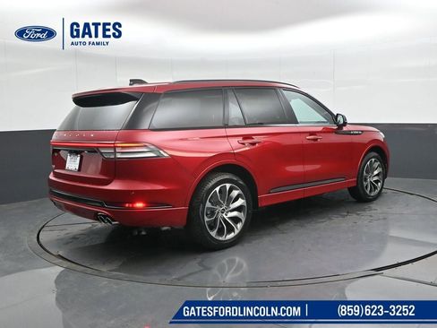 New 2026 Lincoln Aviator AWD w/ Jet Appearance Package image 2