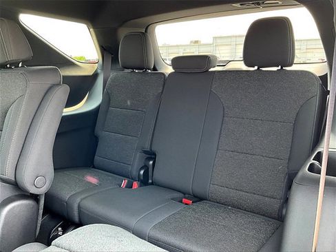 New 2025 Chevrolet Traverse LT w/ Driver Confidence Package image 14
