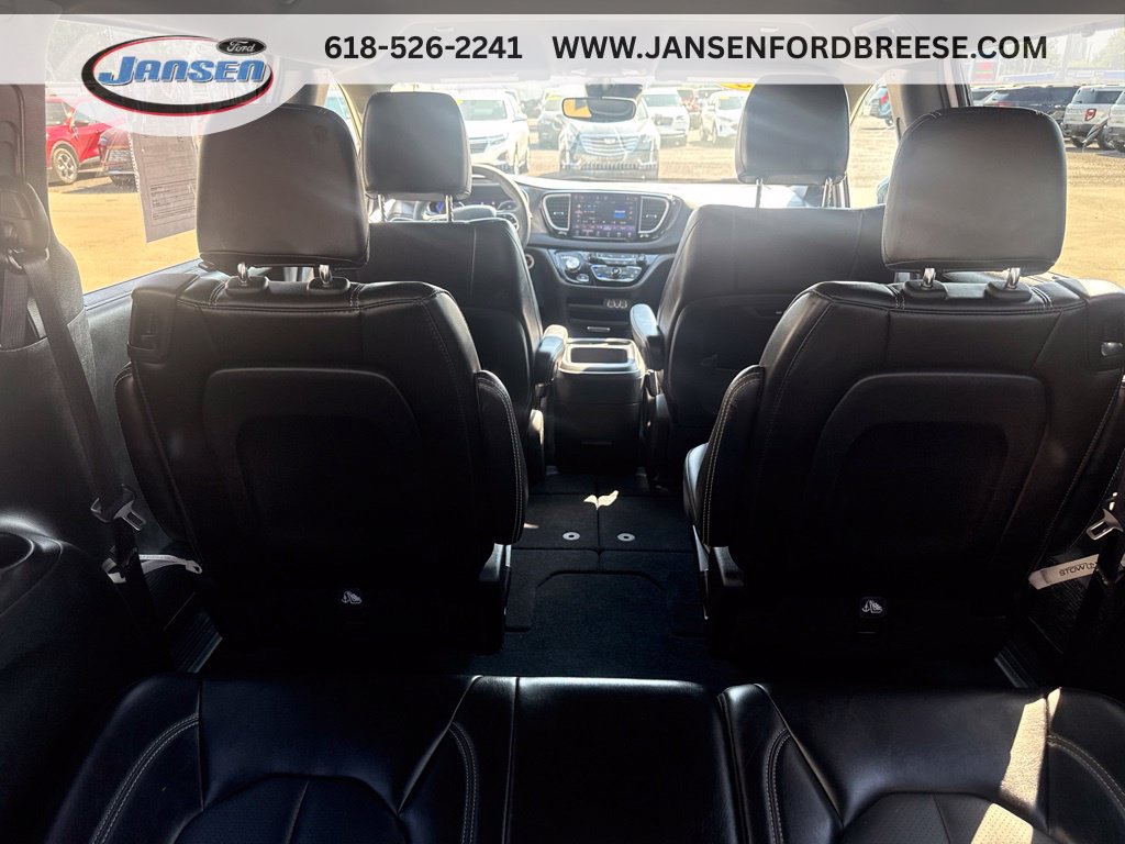 Used 2025 Chrysler Pacifica Select FWD image 35