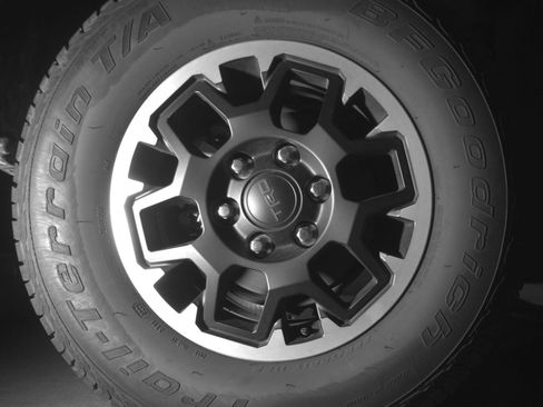 Used 2025 Toyota Tacoma TRD Off-Road AWD/4WD image 18