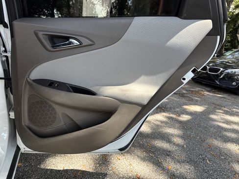 Used 2022 Chevrolet Malibu LT image 26