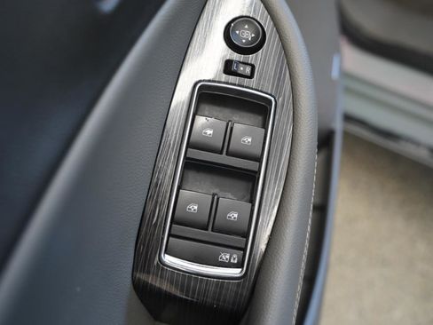 Used 2017 Chevrolet Impala LT w/ Leather Package FWD image 27