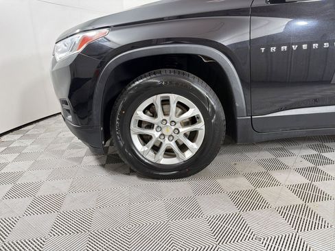 Used 2019 Chevrolet Traverse LS image 12