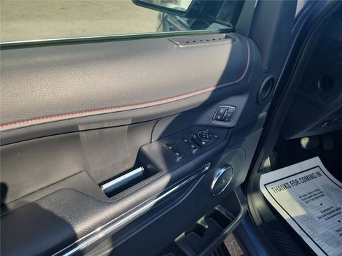 Used 2022 Ford Expedition Max Limited image 11