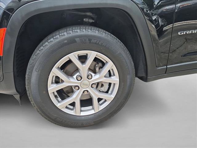 Used 2022 Jeep Grand Cherokee Limited AWD/4WD image 25