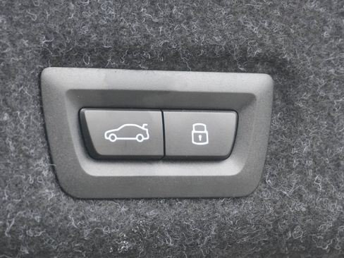 Certified 2025 BMW 530i xDrive w/ Premium Package image 33