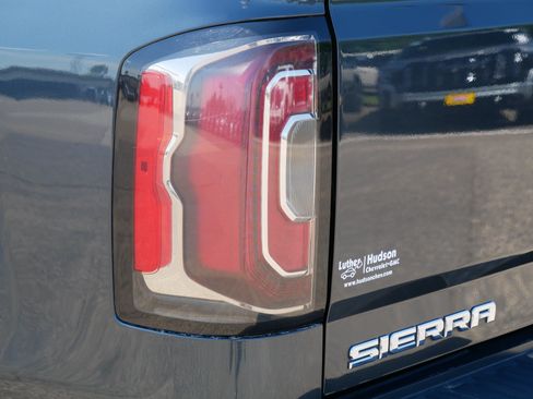 Used 2018 GMC Sierra 1500 Denali w/ Denali Ultimate Package AWD/4WD image 17