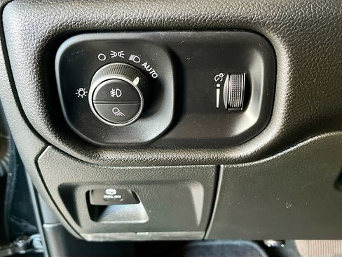 Used 2023 RAM 1500 Big Horn image 10