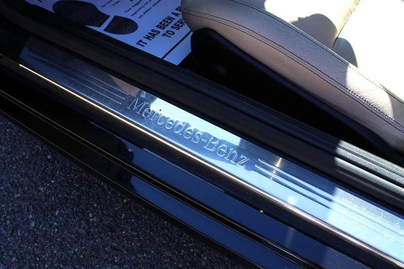 Used 2015 Mercedes-Benz SLK 250 w/ Premium Package image 15