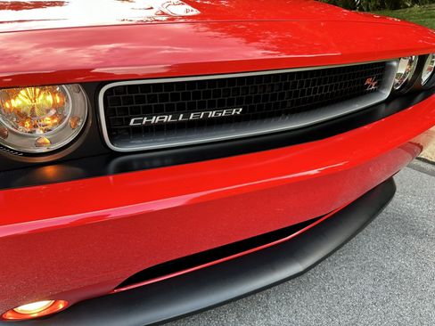 Used 2014 Dodge Challenger R/T w/ Electronics Convenience Group RWD image 57