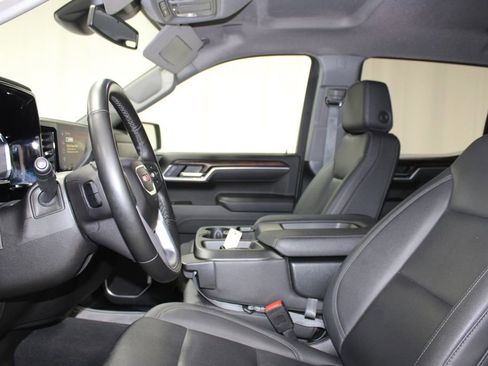 Used 2025 GMC Sierra 1500 SLT AWD/4WD image 17