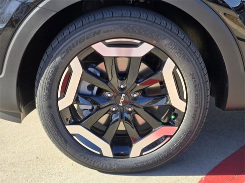 New 2025 Kia Telluride S image 8