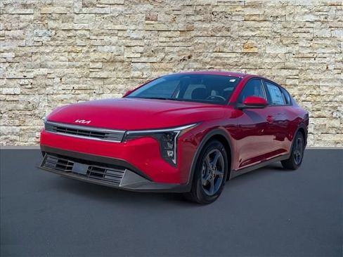 New 2025 Kia K4 LXS image 4