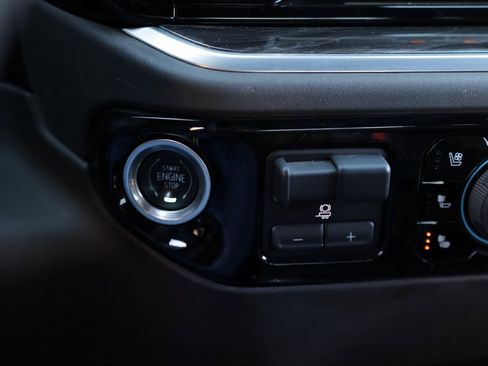 Used 2022 Chevrolet Silverado 1500 LTZ image 19